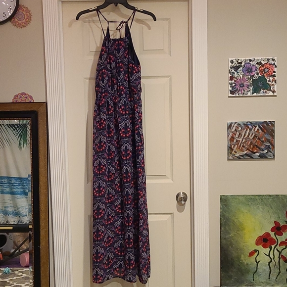 Dress - Picture 10 of 10